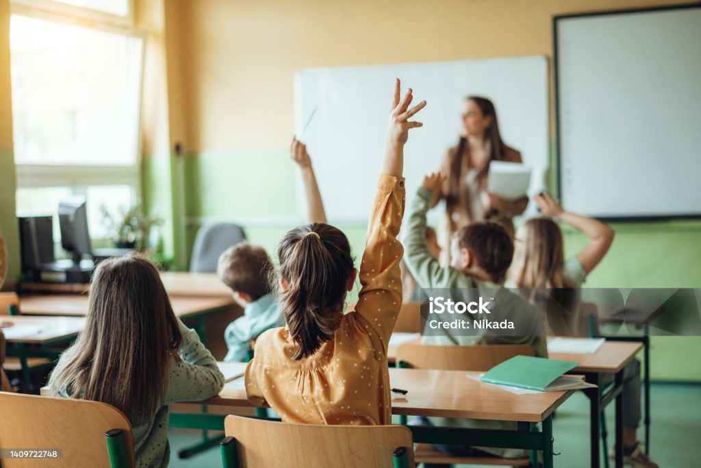 Estudiantes uniformados